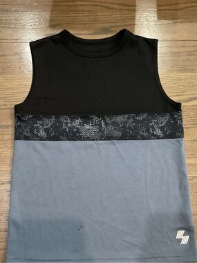 Place Sport Boys Black & Gray Colorblock Athletic Top Size M (7/8)